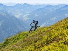 Mountainbiker in den Bergen